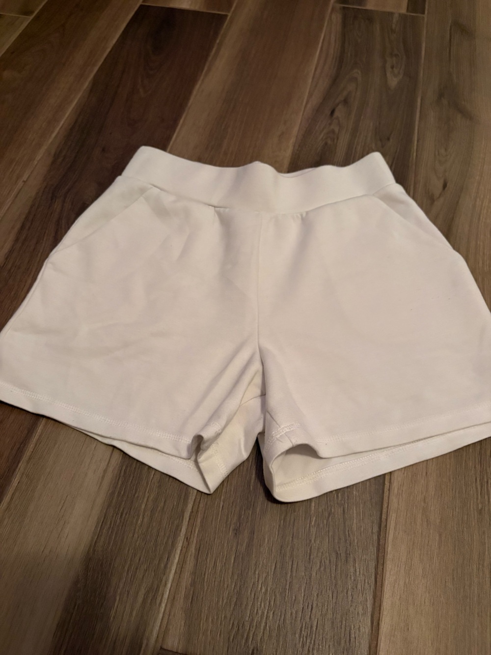 Juicy Couture White Pull-On Athletic Lounge Shorts